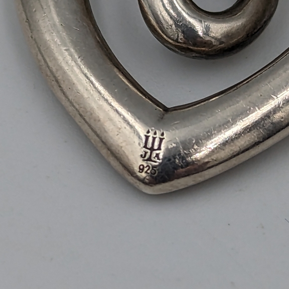James Avery STERLING SILVER Retired Floating Heart Strings Pendant Necklace 925 - Picture 6 of 8